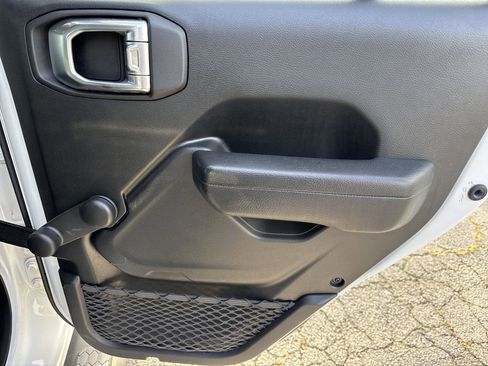 Used 2021 Jeep Wrangler Unlimited Willys image 16