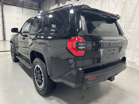 Used 2025 Toyota 4Runner TRD Off-Road Premium AWD/4WD image 5