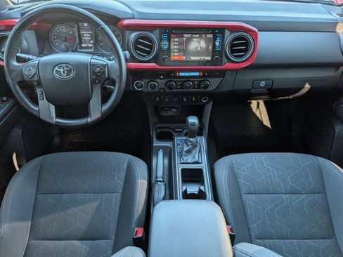 Used 2016 Toyota Tacoma SR image 5