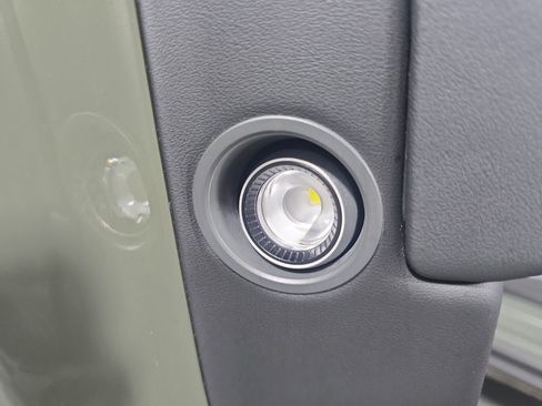 Used 2023 Rivian R1S Launch Edition AWD/4WD image 32
