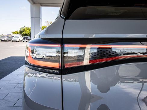 Used 2022 Volkswagen ID.4 Pro S w/ Gradient Package image 13