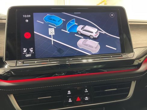 Used 2024 Volkswagen Atlas SEL Premium R-Line image 31