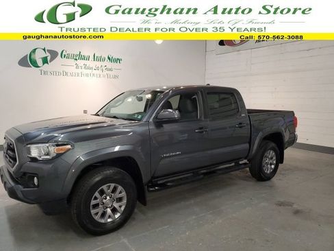 Used 2017 Toyota Tacoma SR5 w/ Tow Package AWD/4WD image 1