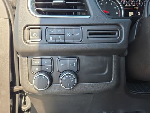 Used 2021 Chevrolet Tahoe Premier AWD/4WD image 16