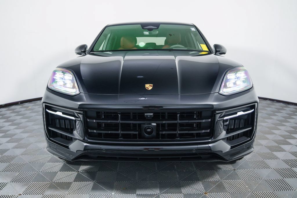 Certified 2026 Porsche Cayenne GTS AWD/4WD image 10