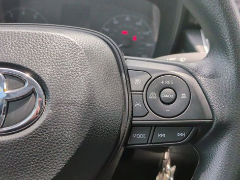 Used 2025 Toyota Corolla LE FWD image 14