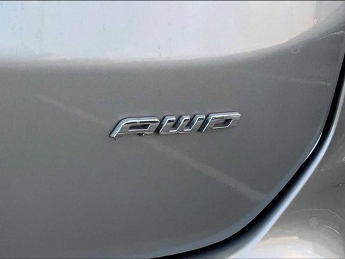 Used 2022 Ford Edge Titanium image 9