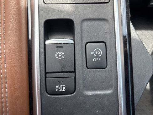 Used 2022 Nissan Pathfinder Platinum w/ Cargo Package AWD/4WD image 37