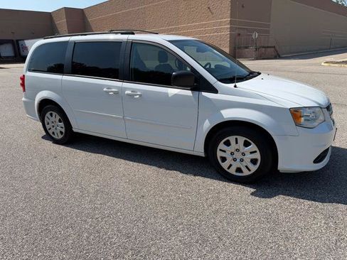 Used 2017 Dodge Grand Caravan SE w/ Power Window Group FWD image 38