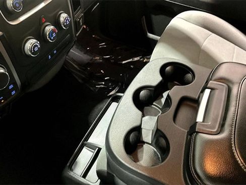 Used 2023 RAM 1500 Classic SLT image 19