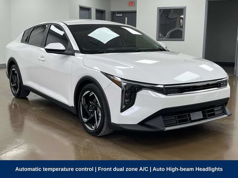 Used 2025 Kia K4 EX FWD image 3