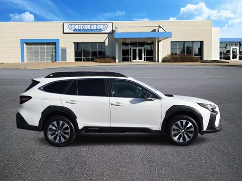 Used 2024 Subaru Outback Limited image 3
