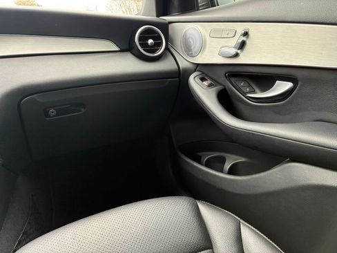 Used 2019 Mercedes-Benz GLC 300 4MATIC image 39