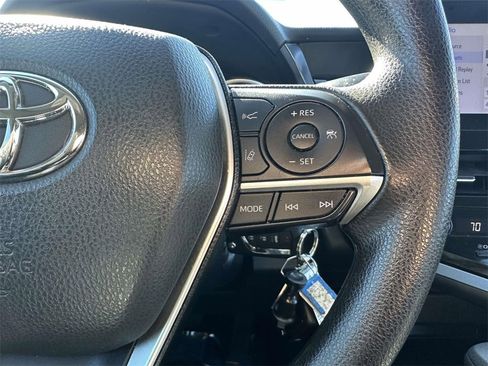 Used 2022 Toyota Camry LE image 13