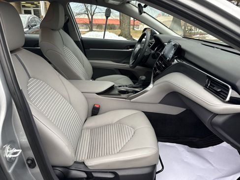 Used 2024 Toyota Camry SE image 25