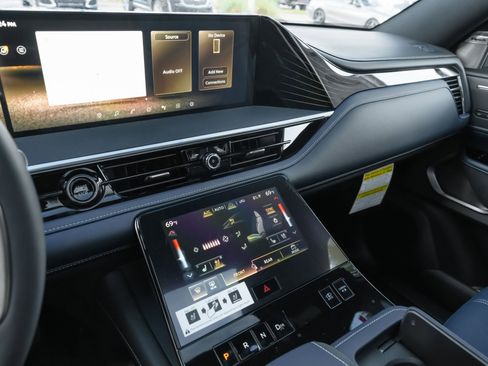 New 2026 INFINITI QX80 4WD image 11