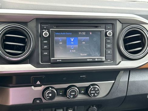 Used 2019 Toyota Tacoma SR5 RWD image 29