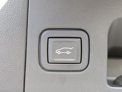 Certified 2023 Cadillac XT5 Premium Luxury w/ LPO, Floor Liner Package image 12