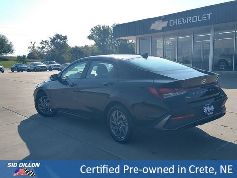 Used 2024 Hyundai Elantra SEL image 16