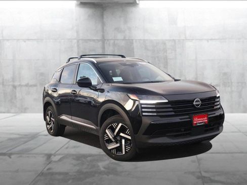 New 2026 Nissan Kicks SV w/ SV Premium Package image 2