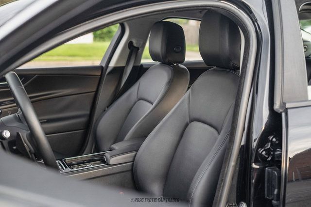 Used 2018 Jaguar XE Premium AWD/4WD image 33