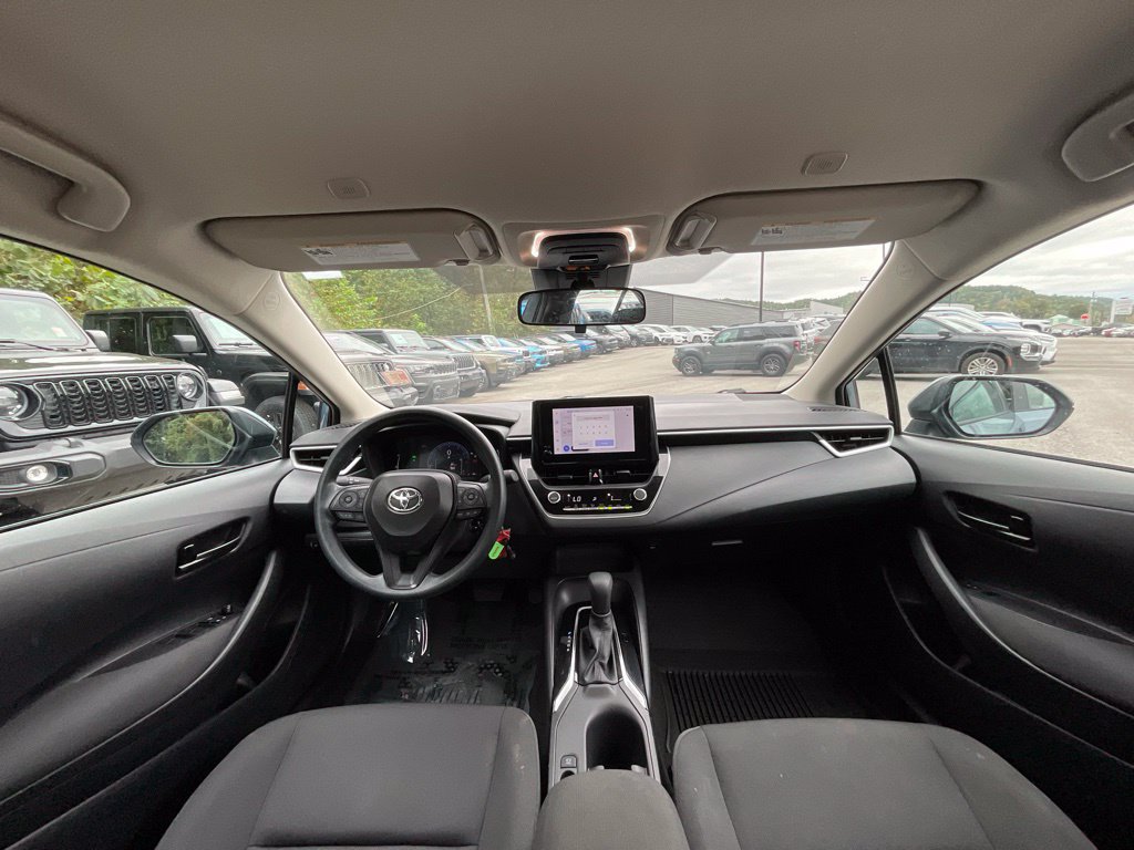 Used 2026 Toyota Corolla LE FWD image 15