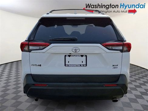 Used 2020 Toyota RAV4 XLE image 5