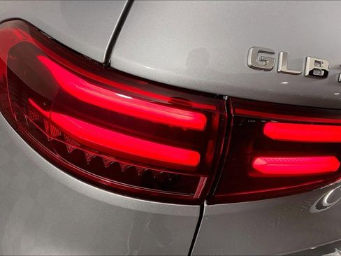 Used 2026 Mercedes-Benz GLB 250 4MATIC image 24