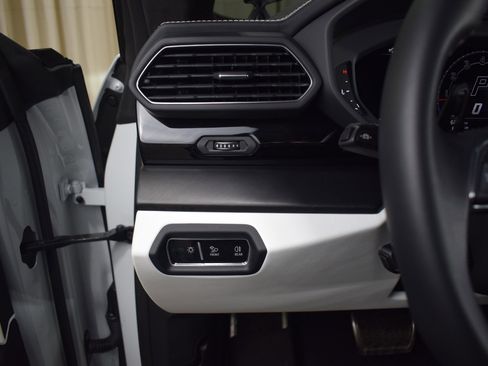 Used 2024 Lamborghini Urus S image 28