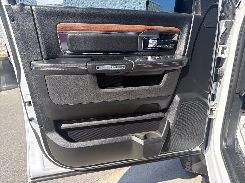 Used 2018 RAM 1500 Laramie w/ Convenience Group AWD/4WD image 10