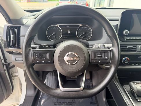 Used 2023 Nissan Pathfinder S AWD/4WD image 19