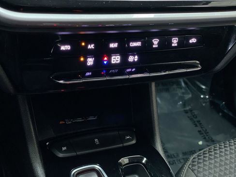 Used 2022 Chevrolet Bolt EUV LT image 23