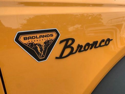 Used 2022 Ford Bronco Badlands AWD/4WD image 3