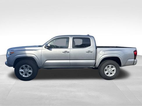 Used 2022 Toyota Tacoma SR AWD/4WD image 2