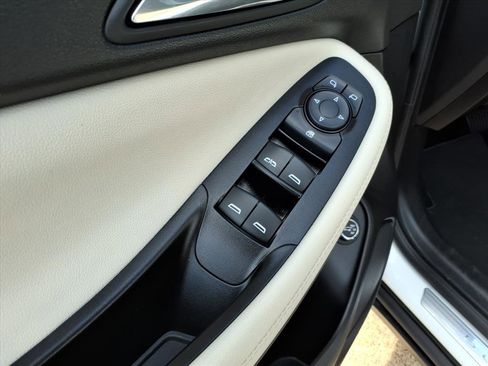 Used 2023 Buick Encore GX Select image 33