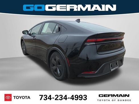 Used 2025 Toyota Prius LE image 10