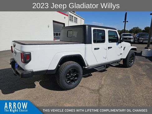 Used 2023 Jeep Gladiator Sport AWD/4WD image 13