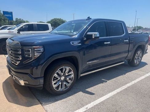 Used 2023 GMC Sierra 1500 Denali w/ Denali Reserve Package AWD/4WD image 2