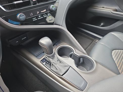 Used 2021 Toyota Camry SE FWD image 26