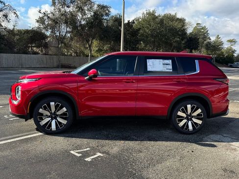 New 2026 Mitsubishi Outlander SE FWD image 3