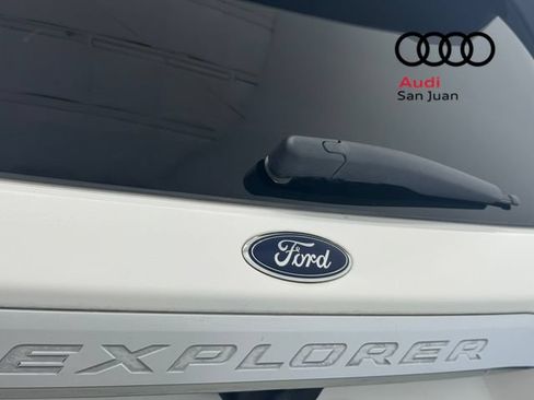 Used 2022 Ford Explorer XLT w/ Equipment Group 202A RWD image 11