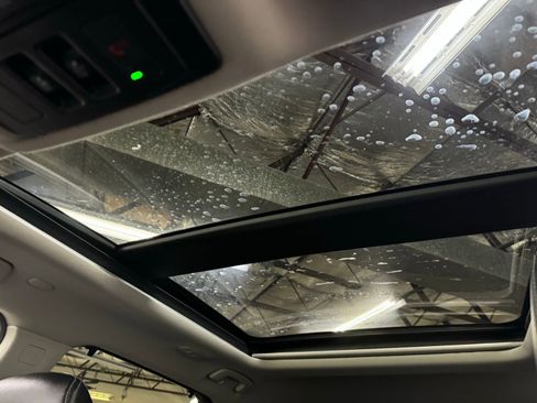 Used 2023 Nissan Rogue SL w/ SL Premium Package image 12