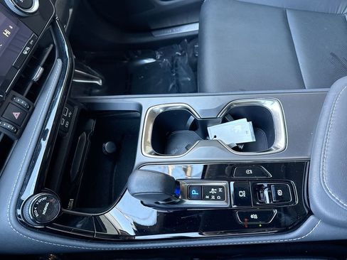 Used 2024 Lexus NX 250 FWD w/ Towing Package (2000 Lbs) image 23
