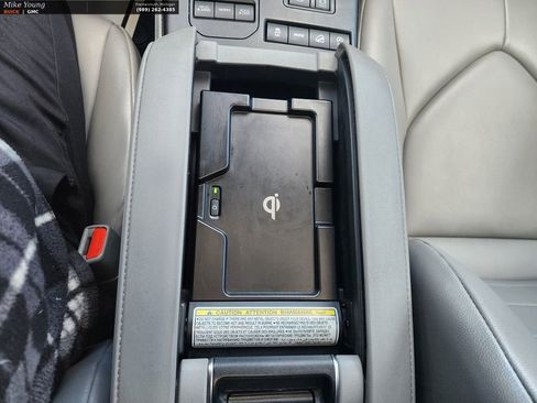 Used 2020 Toyota Highlander XLE image 48