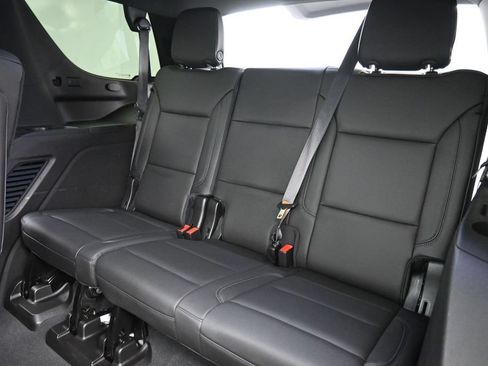 Used 2021 Chevrolet Tahoe Z71 w/ Z71 Signature Package AWD/4WD image 16
