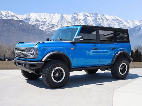 Used 2021 Ford Bronco Badlands image 2