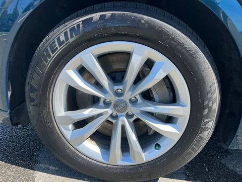 Used 2019 Audi e-tron Prestige w/ Prestige Package AWD/4WD image 27
