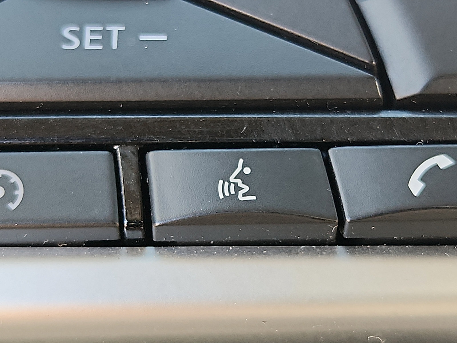 Used 2024 Nissan Altima 2.5 SR FWD image 24
