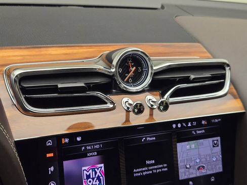 Certified 2021 Bentley Bentayga AWD/4WD image 38