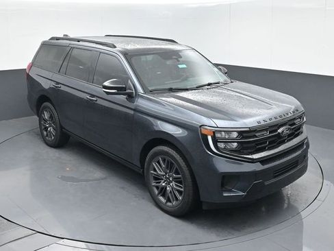 Used 2025 Ford Expedition Platinum w/ Stealth Performance Package AWD/4WD image 40